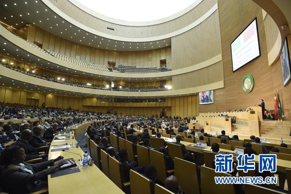  5月5日，中國國務(wù)院總理李克強在位于亞的斯亞貝巴的非洲聯(lián)盟總部發(fā)表題為《開創(chuàng)中非合作更加美好的未來》的演講。 新華社記者 李學(xué)仁 攝 
