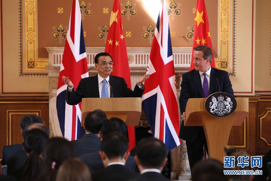 6月17日，國(guó)務(wù)院總理李克強(qiáng)同英國(guó)首相卡梅倫在倫敦舉行中英總理年度會(huì)晤后共同會(huì)見(jiàn)記者。新華社記者 龐興雷 攝