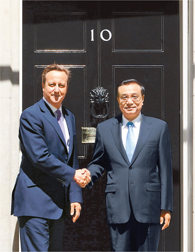 6月17日，國務(wù)院總理李克強(qiáng)在倫敦唐寧街10號首相府同英國首相卡梅倫舉行中英總理年度會晤。新華社記者 李 濤攝 