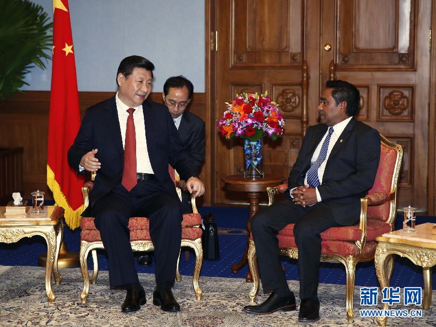 9月15日，國(guó)家主席習(xí)近平同馬爾代夫總統(tǒng)亞明在馬累舉行會(huì)談。新華社記者 鞠鵬 攝