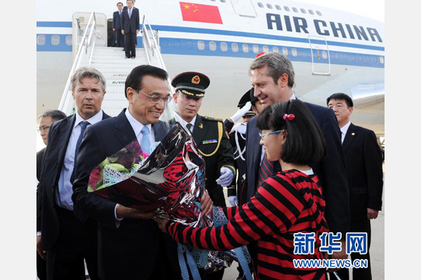 10月14日，國務(wù)院總理李克強(qiáng)乘專機(jī)抵達(dá)羅馬，開始對意大利進(jìn)行正式訪問。新華社記者 饒愛民 攝