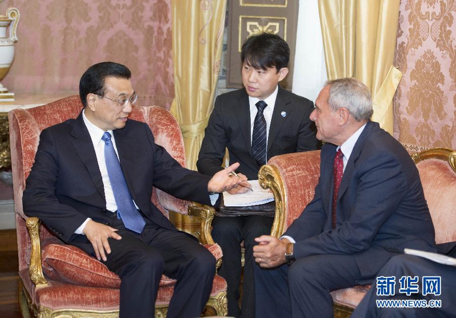 10月15日，中國國務院總理李克強在羅馬會見意大利參議長格拉索。 新華社記者謝環(huán)馳攝 