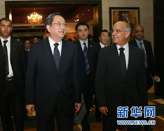 11月3日，全國(guó)政協(xié)主席俞正聲在拉巴特與摩洛哥參議長(zhǎng)比亞迪拉進(jìn)行會(huì)談。 新華社記者 劉衛(wèi)兵 攝