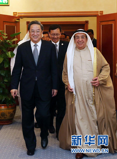 11月6日，正在巴林進行正式友好訪問的全國政協(xié)主席俞正聲在麥納麥會見巴林副首相穆罕默德。 新華社記者劉衛(wèi)兵攝