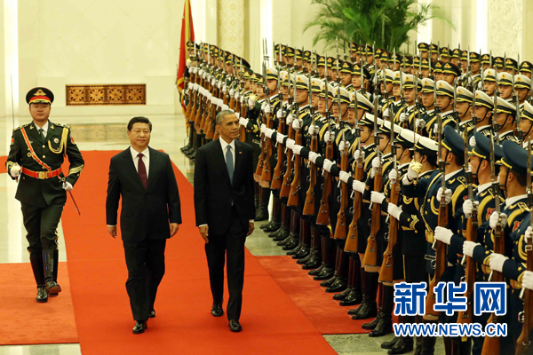11月12日，國家主席習(xí)近平在北京人民大會(huì)堂舉行歡迎儀式，歡迎美國總統(tǒng)奧巴馬對(duì)中國進(jìn)行國事訪問。 新華社記者 劉衛(wèi)兵 攝