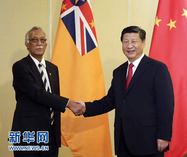 11月22日，國家主席習近平在斐濟楠迪會見紐?？偫硭?。新華社記者姚大偉攝 