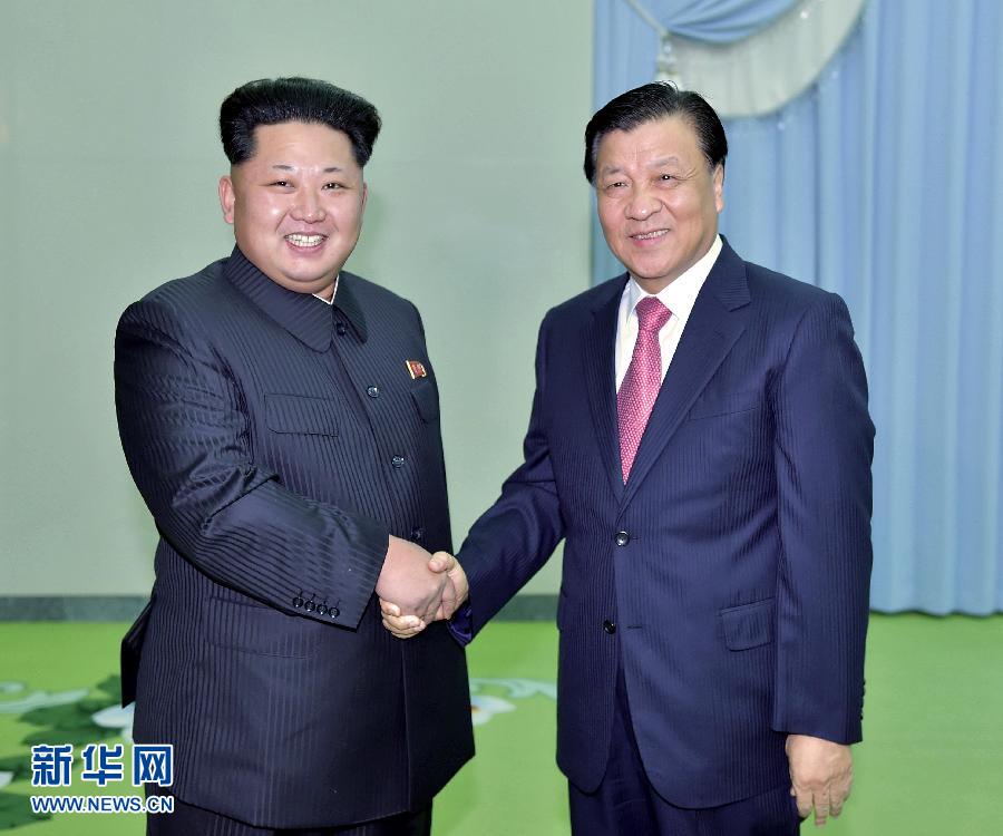 10月9日，中共中央政治局常委、中央書記處書記劉云山在平壤百花園迎賓館會(huì)見朝鮮勞動(dòng)黨第一書記金正恩。 新華社記者 李濤 攝