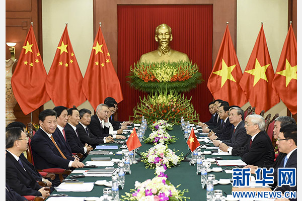 11月5日，中共中央總書記、國(guó)家主席習(xí)近平在河內(nèi)同越共中央總書記阮富仲舉行會(huì)談。 新華社記者李學(xué)仁攝