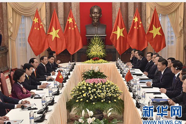 11月6日，中共中央總書記、國家主席習(xí)近平在河內(nèi)同越南國家主席張晉創(chuàng)舉行會(huì)談。 新華社記者李濤攝