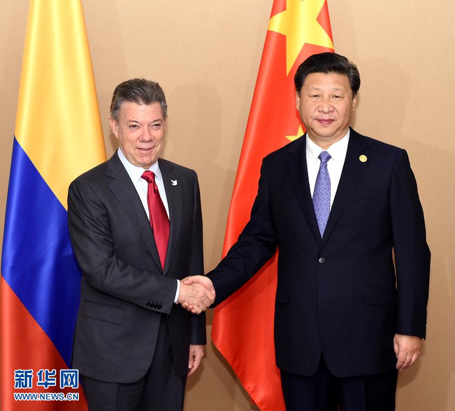 11月18日，國(guó)家主席習(xí)近平在菲律賓馬尼拉會(huì)見哥倫比亞總統(tǒng)桑托斯。 新華社記者 饒愛民 攝