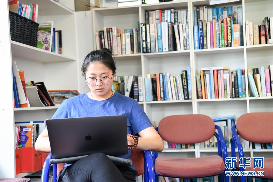 （國際·圖文互動）（3）通訊：“Kia Ora，都來吧，漢語學習發(fā)了芽”——新西蘭羅托魯阿初級中學中文助教的夢想